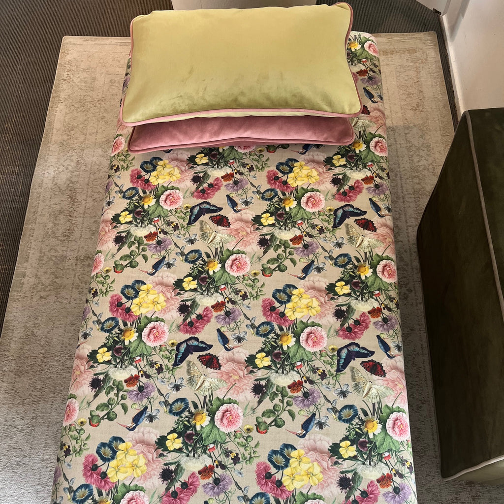 Lounge puf med blomstret motiv - Marguerite